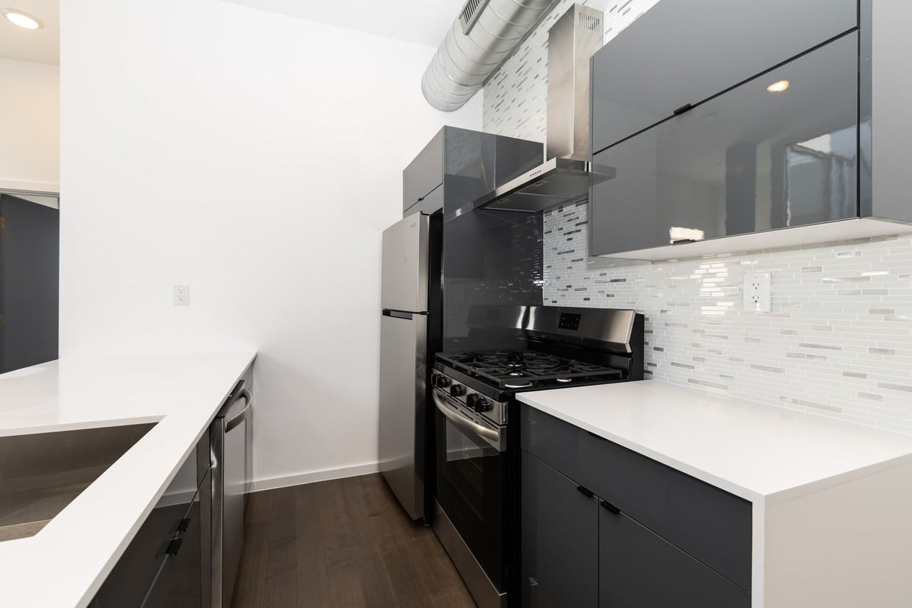 1941 North Marshall Street - Photo 5 of 50