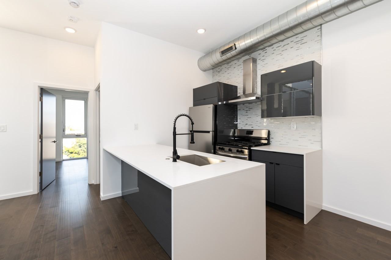 1941 North Marshall Street - Photo 6 of 50