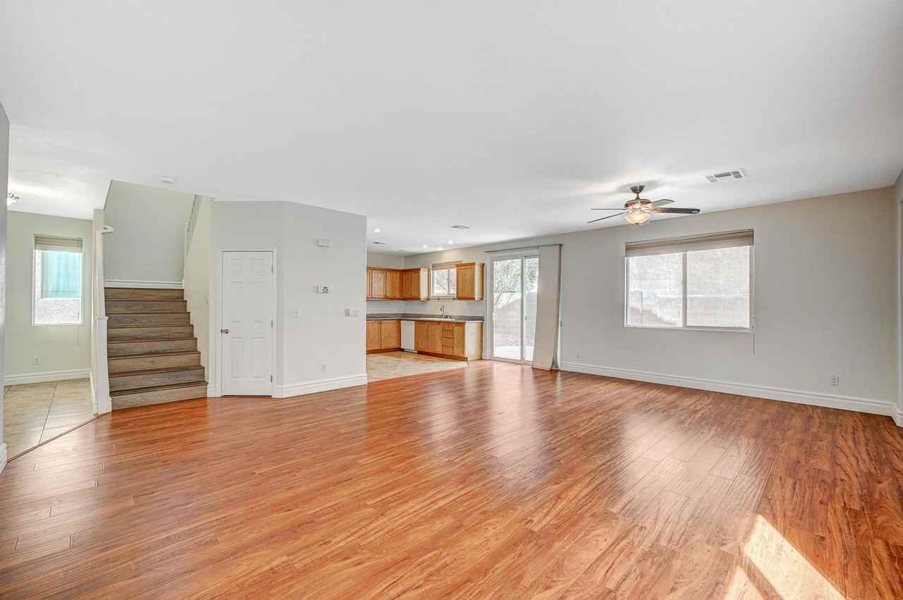 9732 Kampsville Avenue - Photo 4 of 27