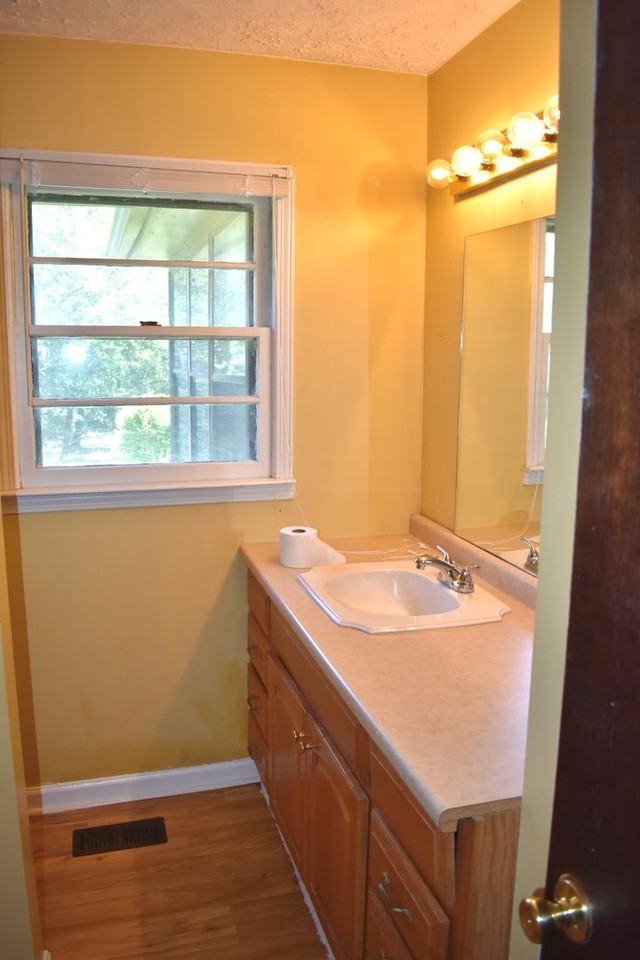 148 Upson Cir - Photo 3 of 12