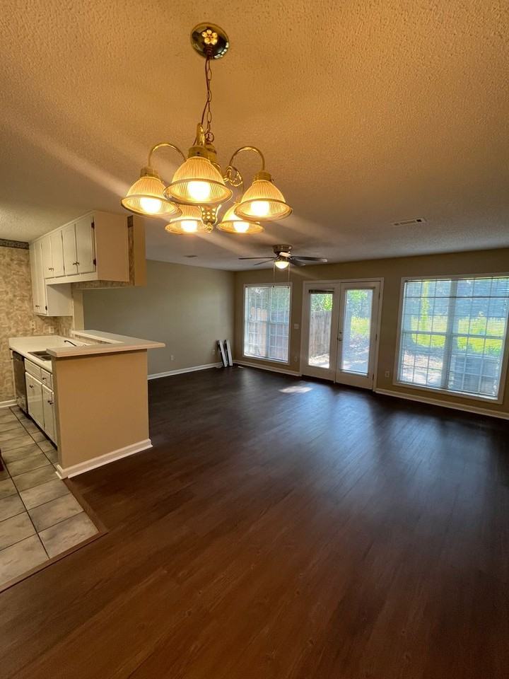 176 Woodmere Dr - Photo 4 of 21