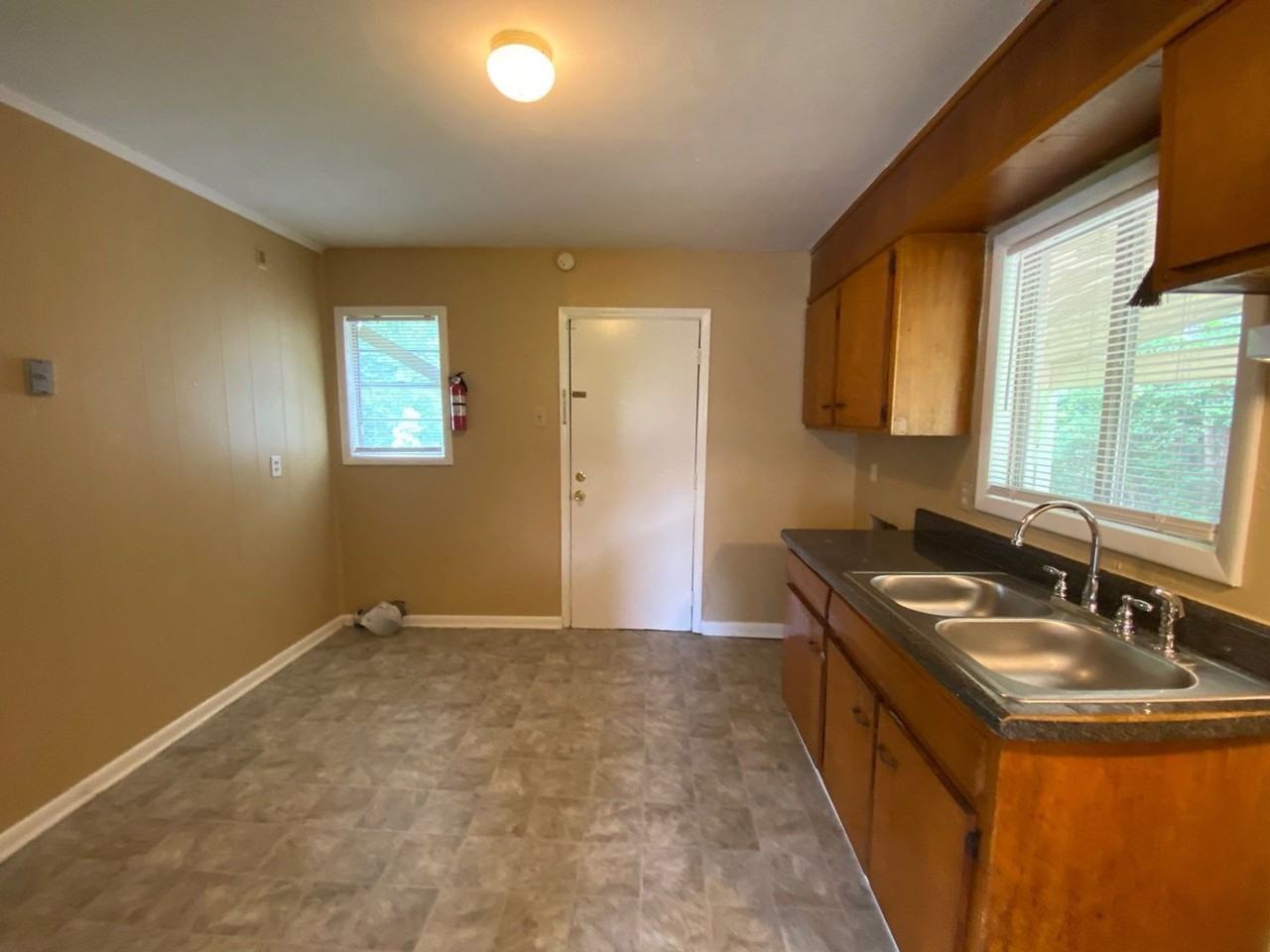 648 Pawnee Ave - Photo 2 of 14