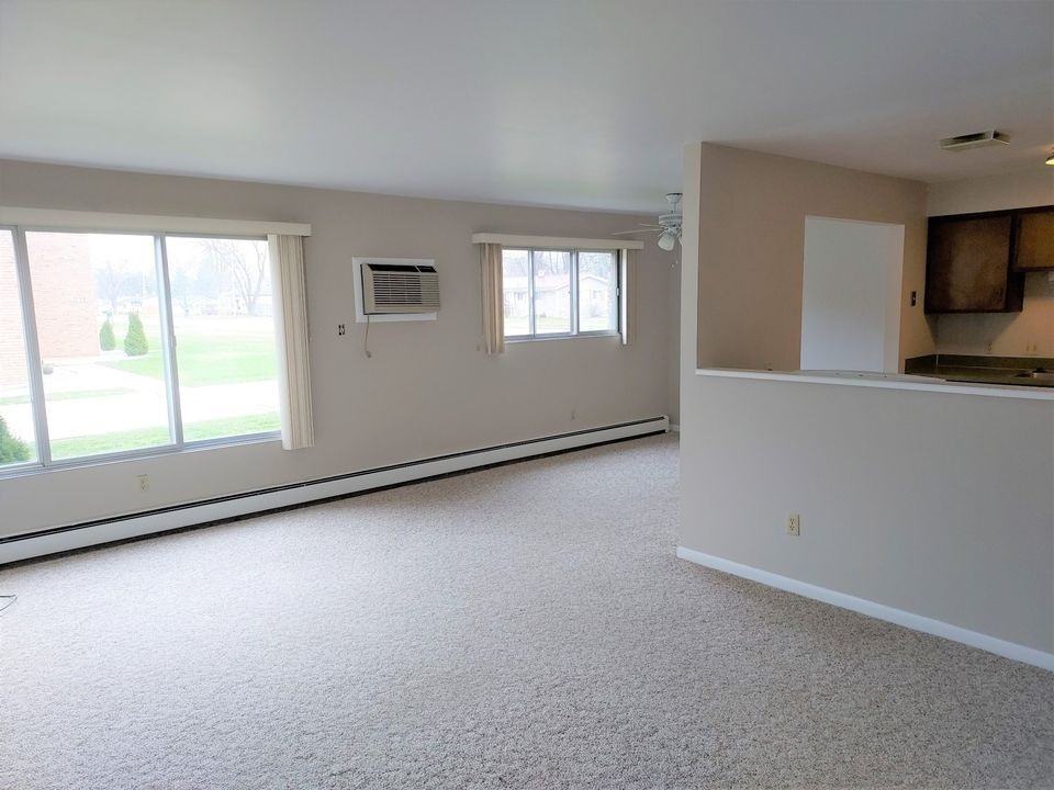 Weiss Street - Photo 3 of 13