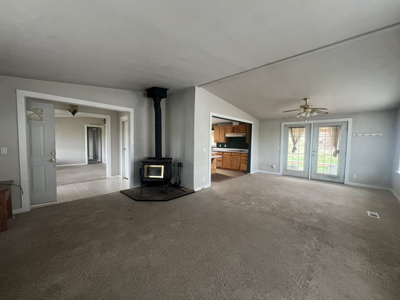 6320 Philpott Ln - Photo 2 of 10