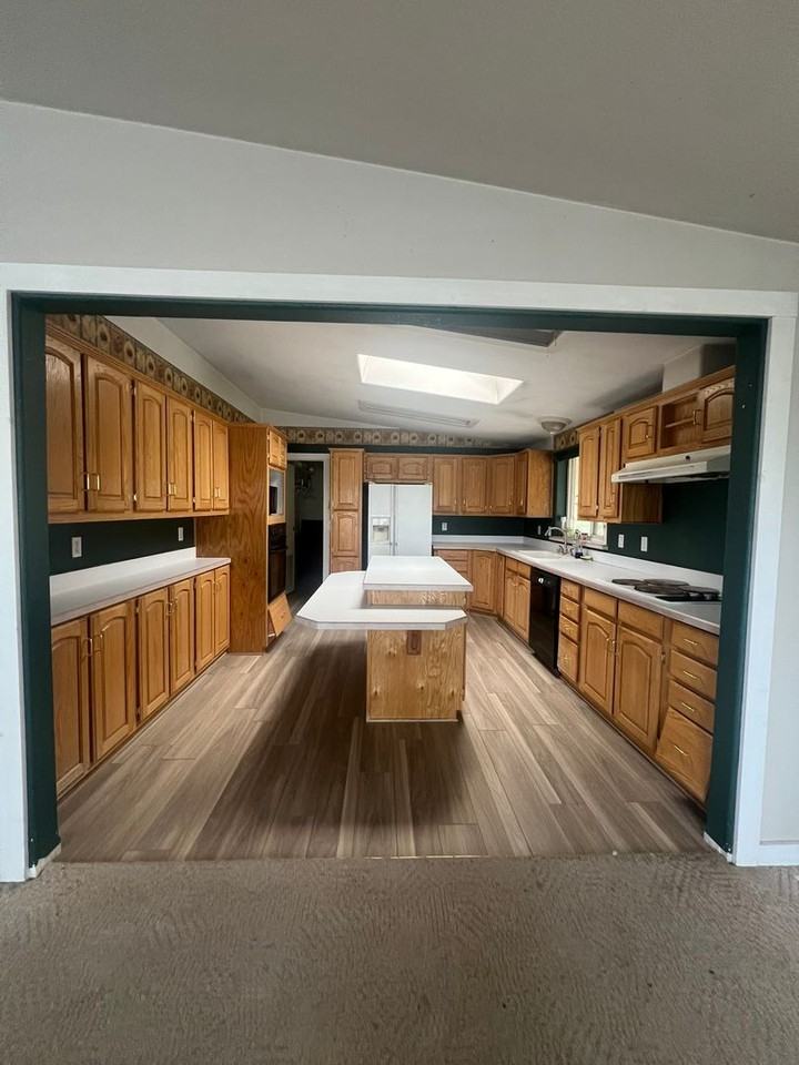 6320 Philpott Ln - Photo 3 of 10