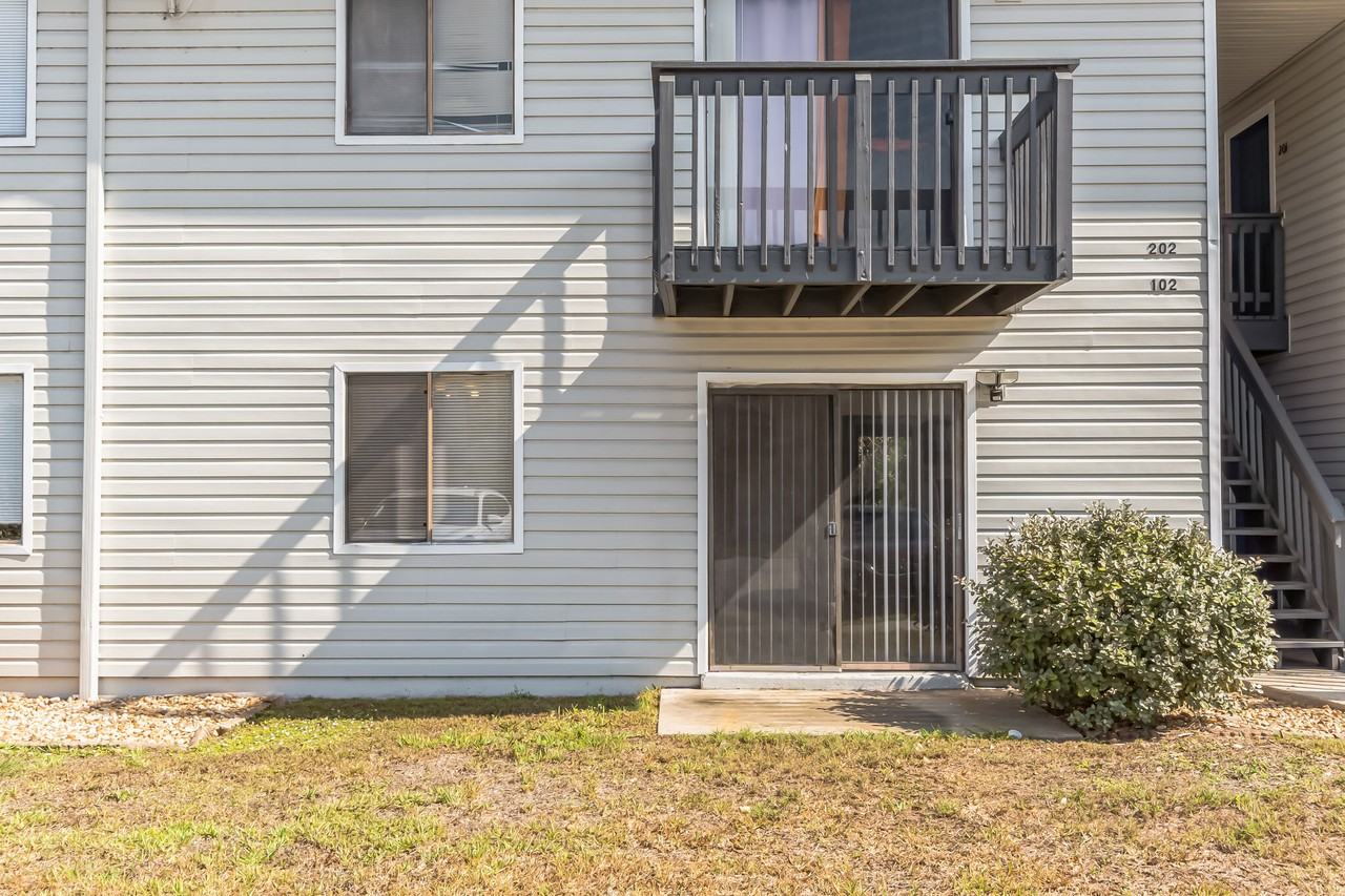 Mercury Avenue Apartments 441 - Photo 2 of 14