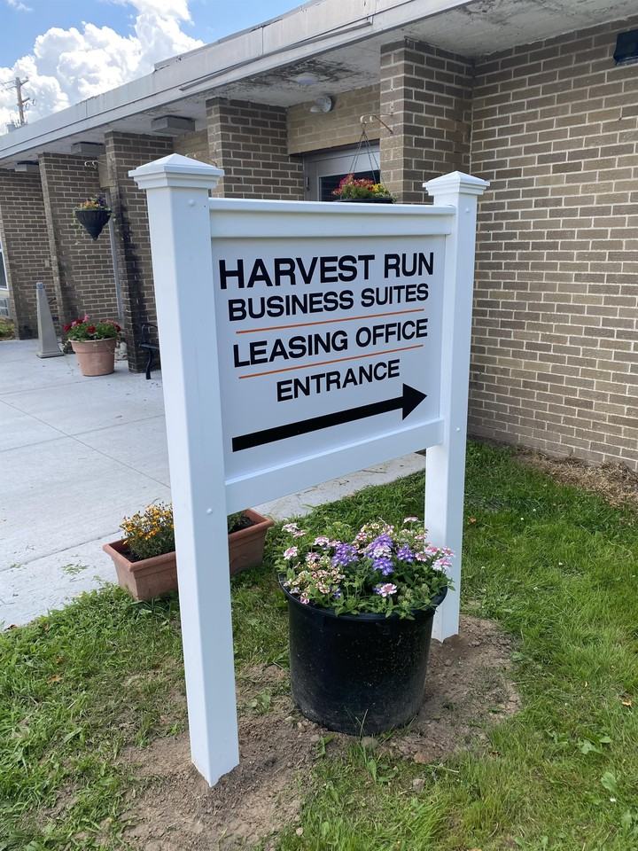 344 West Lincoln Avenue - Photo 3 of 10