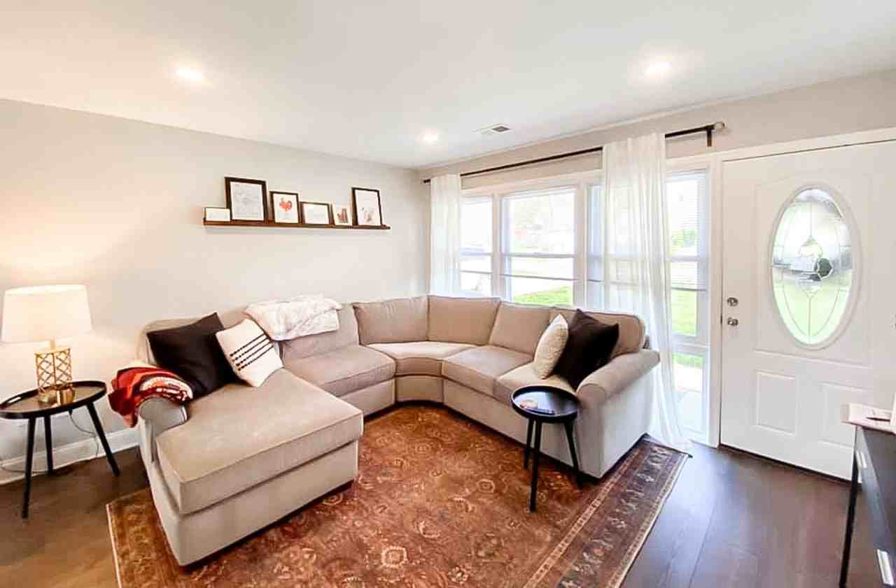 7429 Axton St - Photo 2 of 23