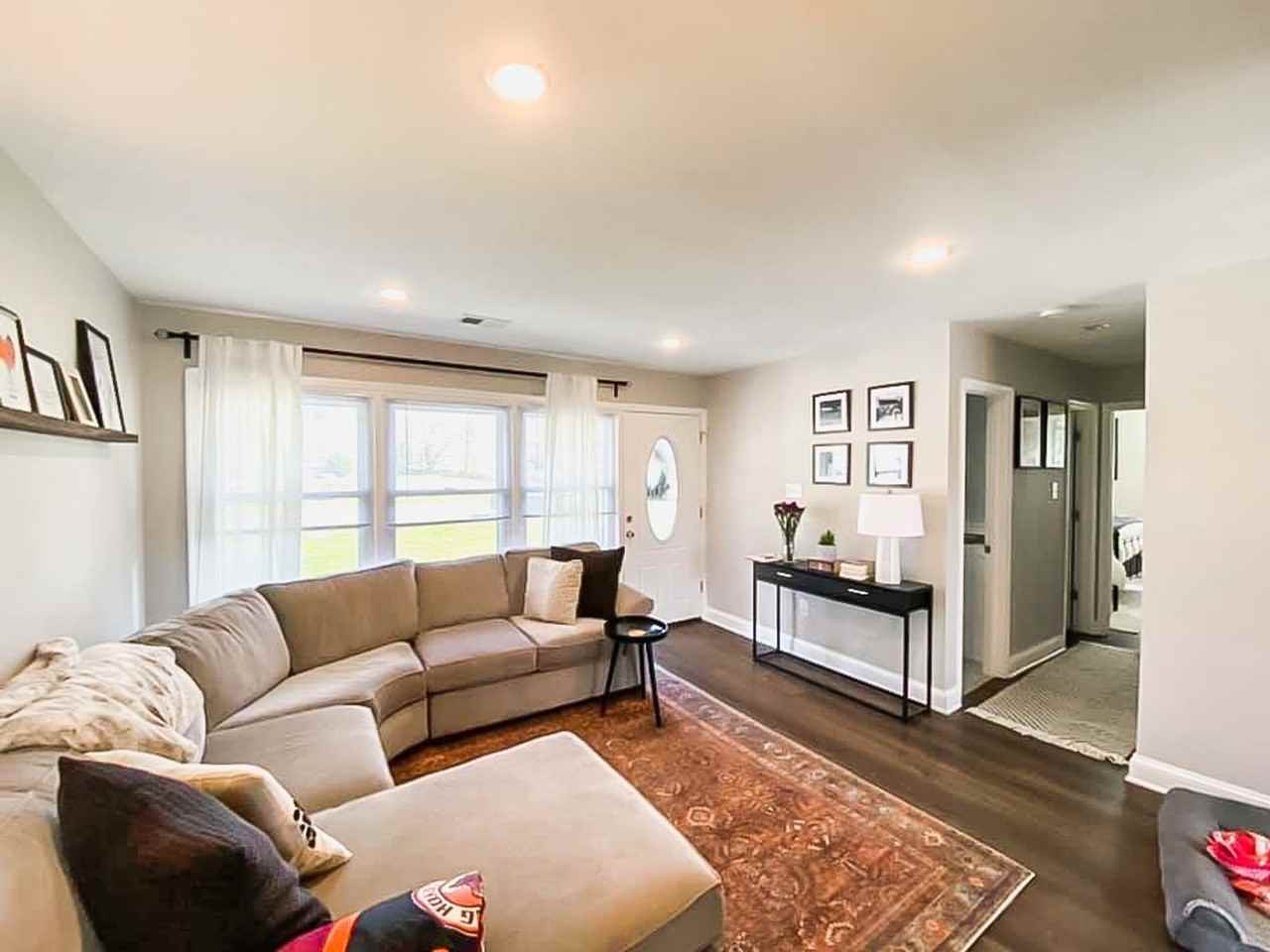 7429 Axton St - Photo 3 of 23