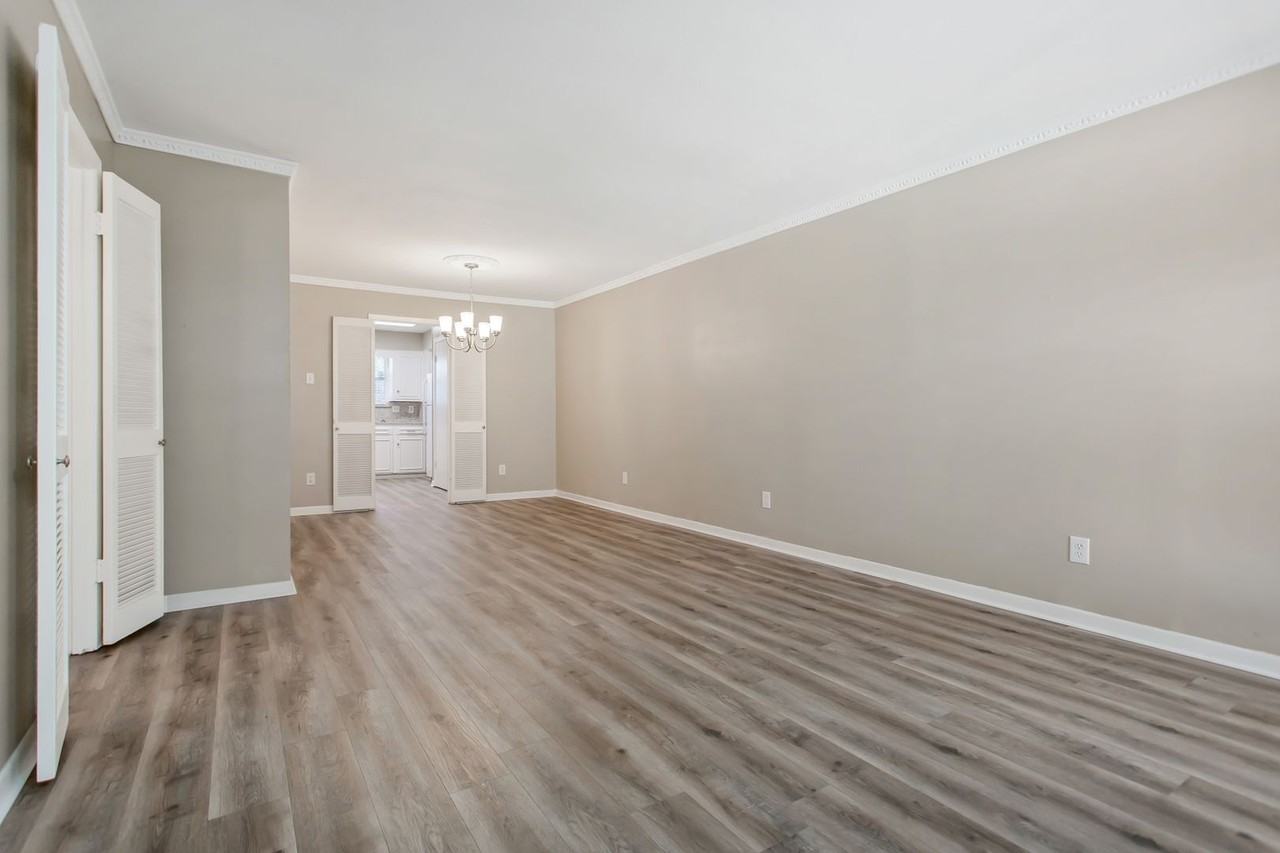 7440 Walling Ln - Photo 3 of 31