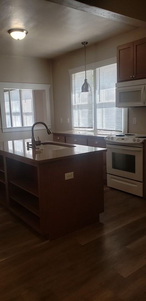216 6th St - Photo 6 of 33