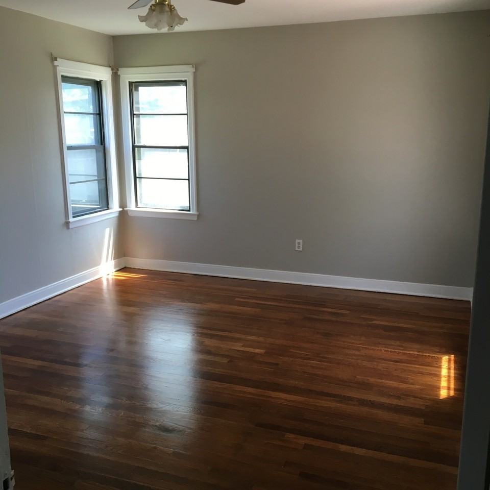 2711 29th St - Photo 4 of 10