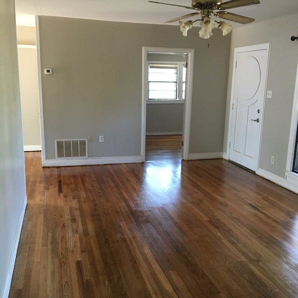 2711 29th St - Photo 6 of 10