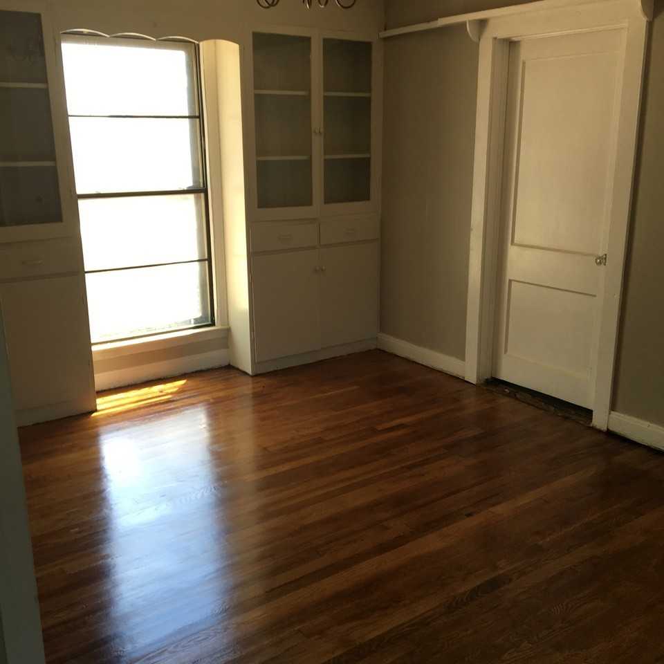 2711 29th St - Photo 7 of 10