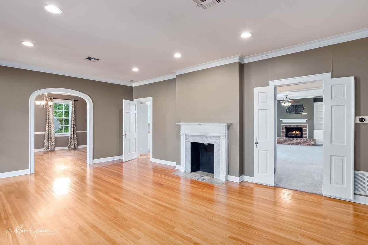 770 Delaware St - Photo 4 of 27
