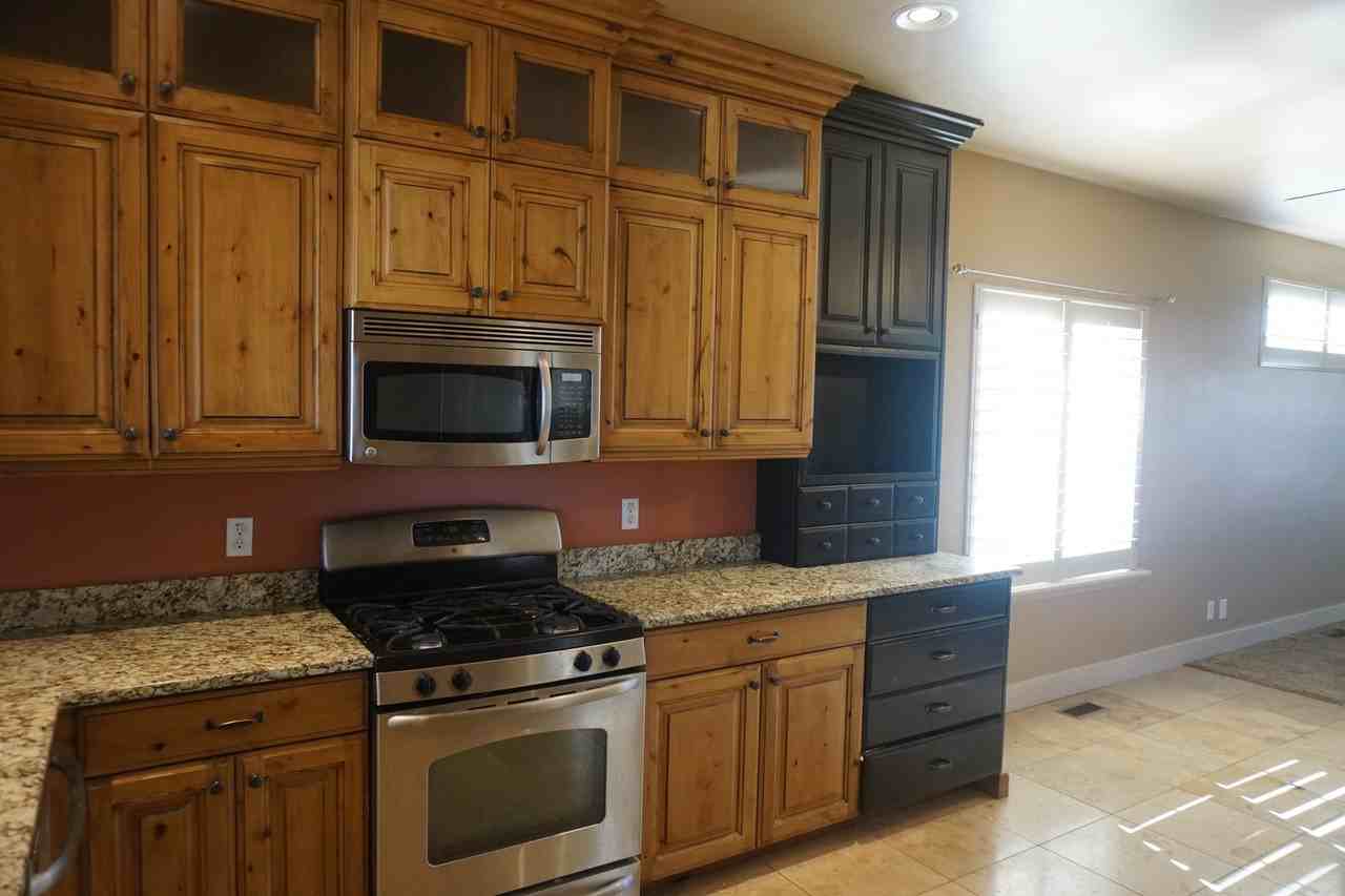 222 E Belle Glenn Cir - Photo 5 of 27
