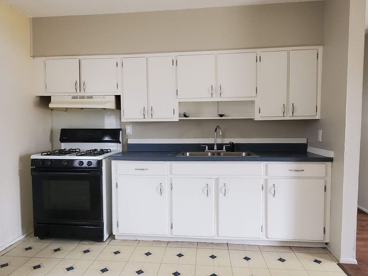 1314 Lampkin St - Photo 5 of 12