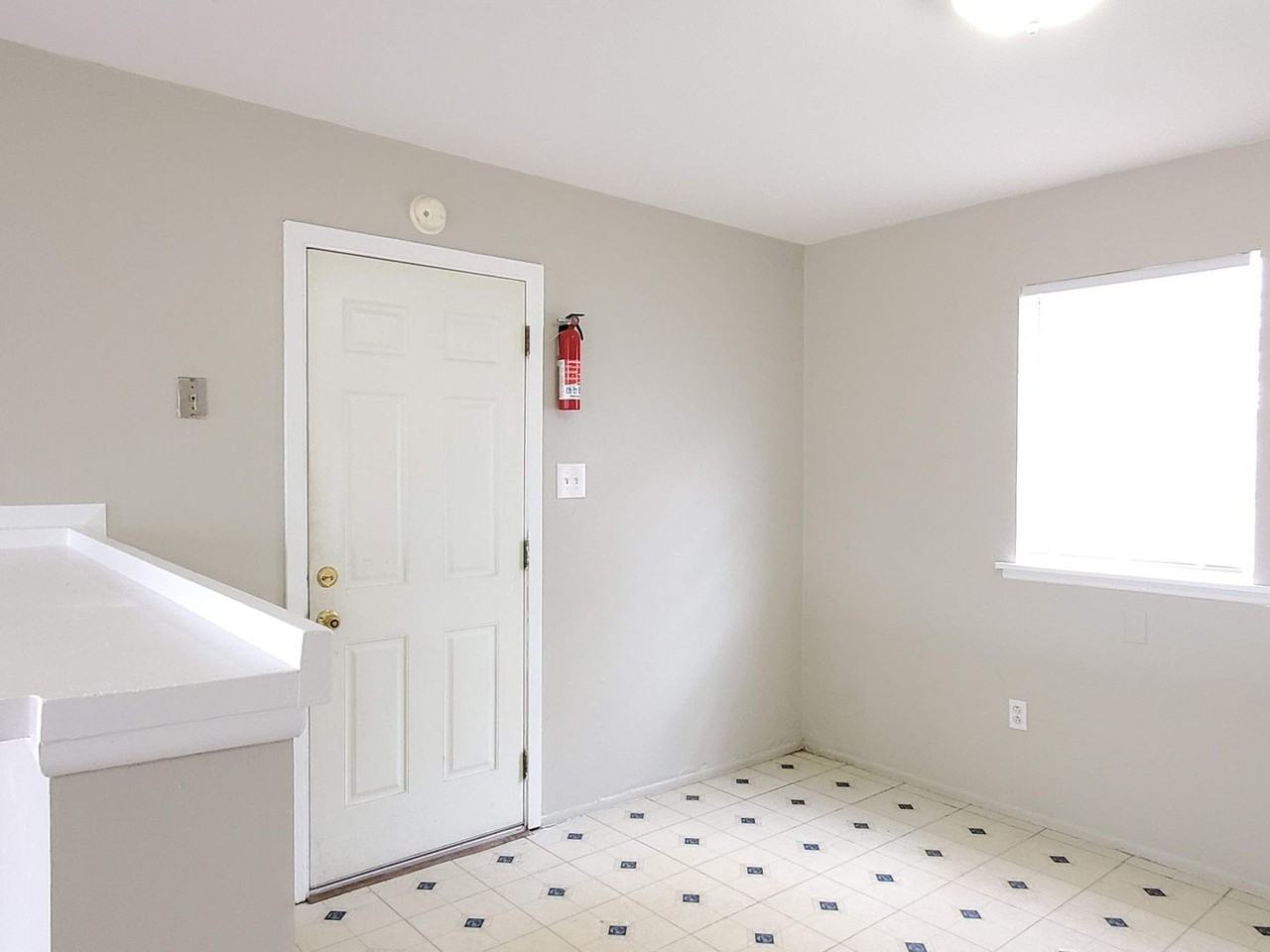 1314 Lampkin St - Photo 6 of 12
