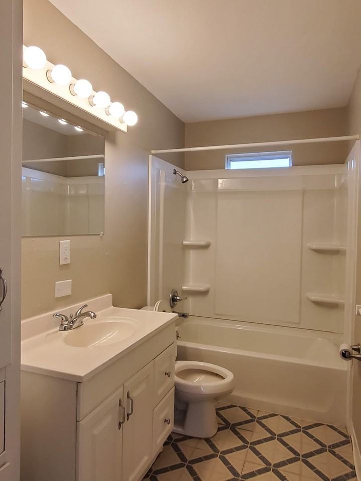 1314 Lampkin St - Photo 7 of 12