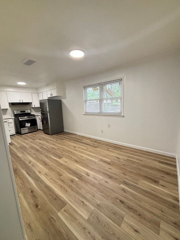 3406 Arapaho Trl - Photo 7 of 8
