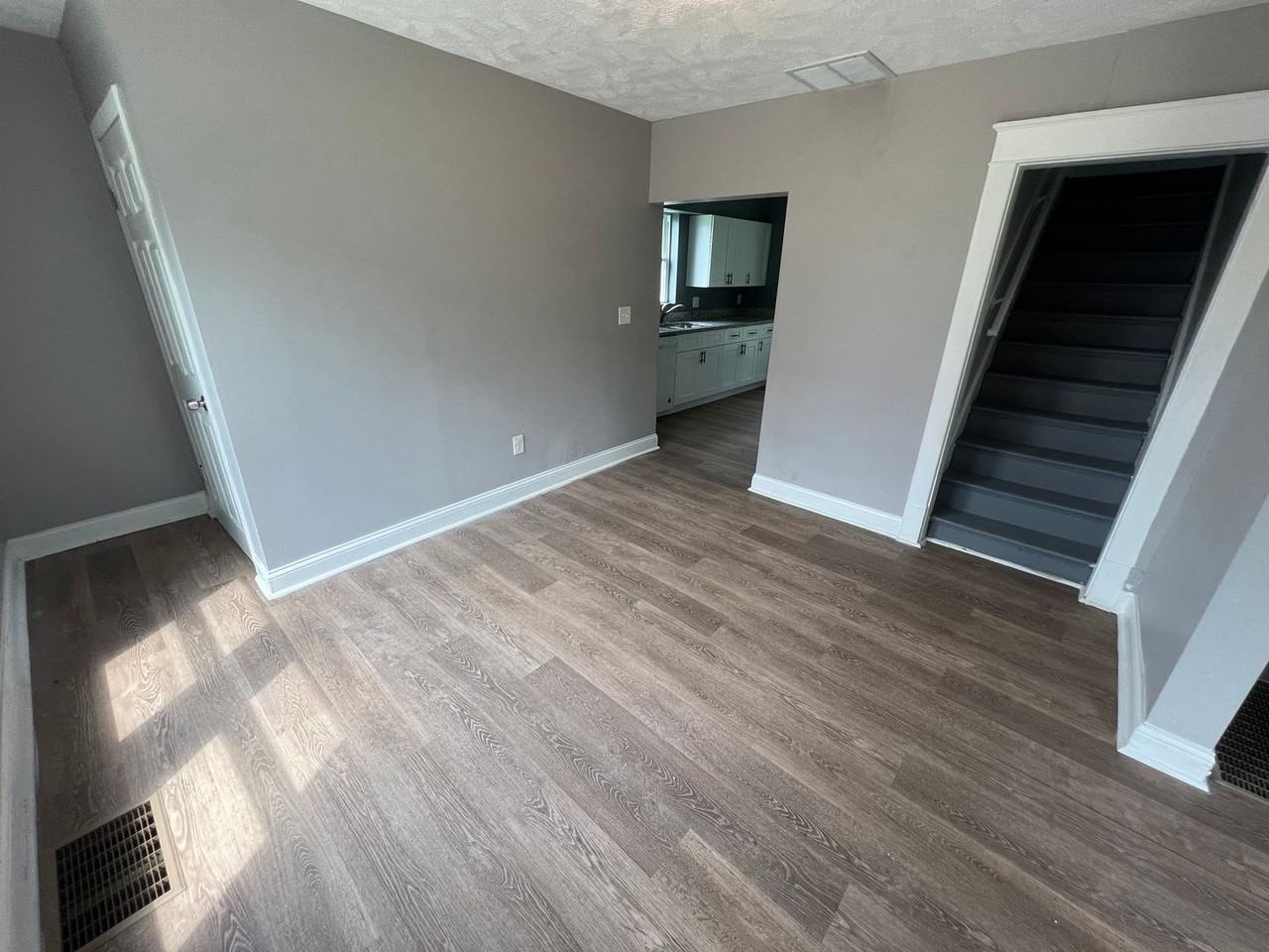 2538 4th Ave - Photo 5 of 12