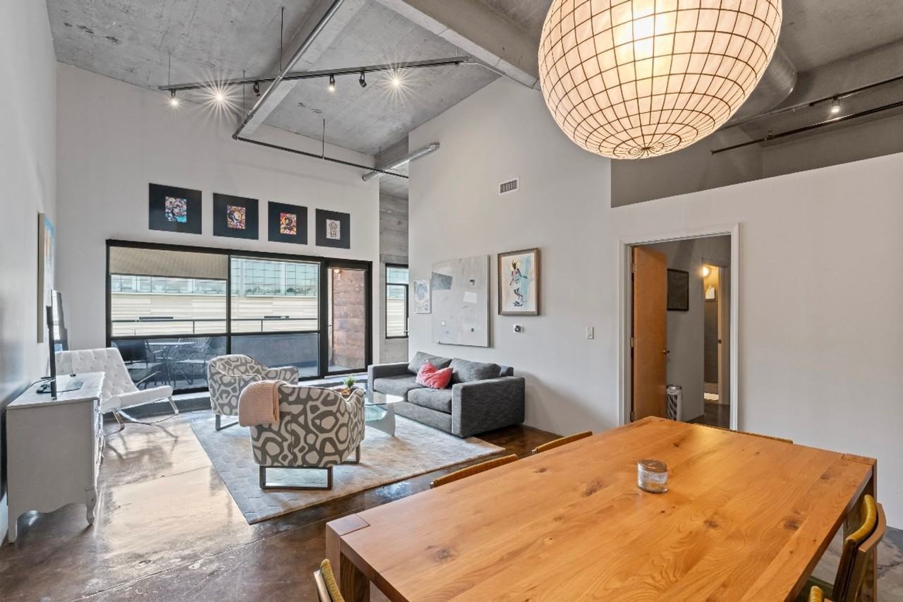 360 W Pershing Rd - Photo 3 of 18