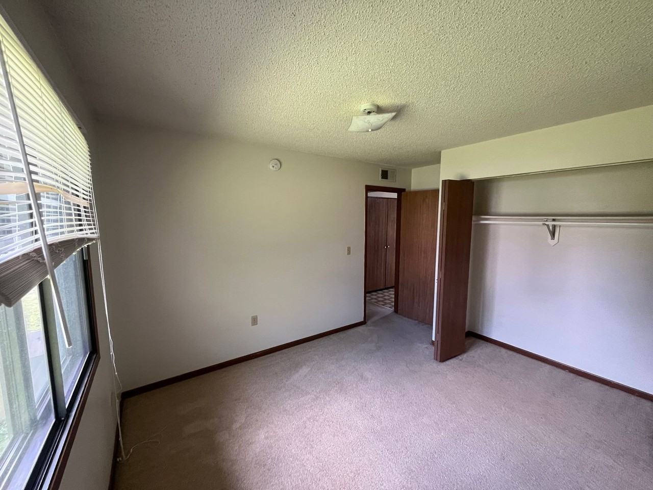 55 55 / 57 Mark Twain Court - Photo 5 of 7