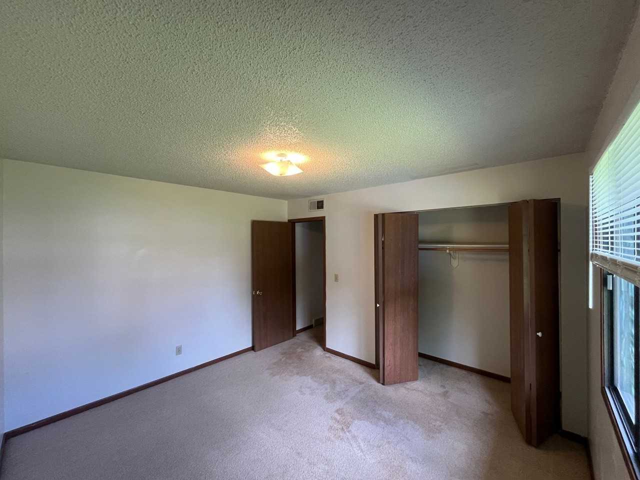 55 55 / 57 Mark Twain Court - Photo 6 of 7