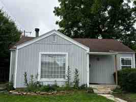 featured image of 1215 E Belmont St
