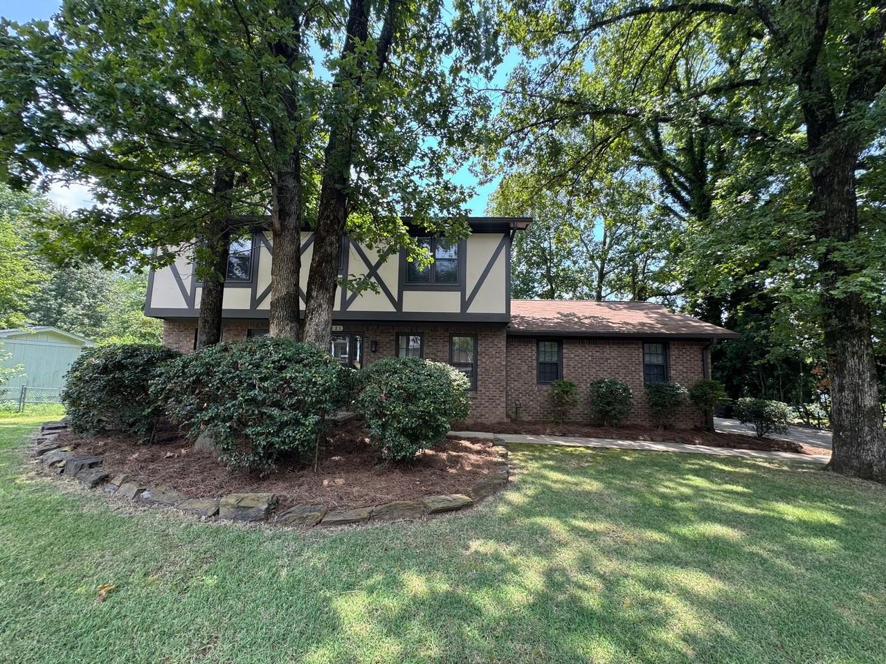 121 Kenwood Dr Sw - Photo 3 of 50