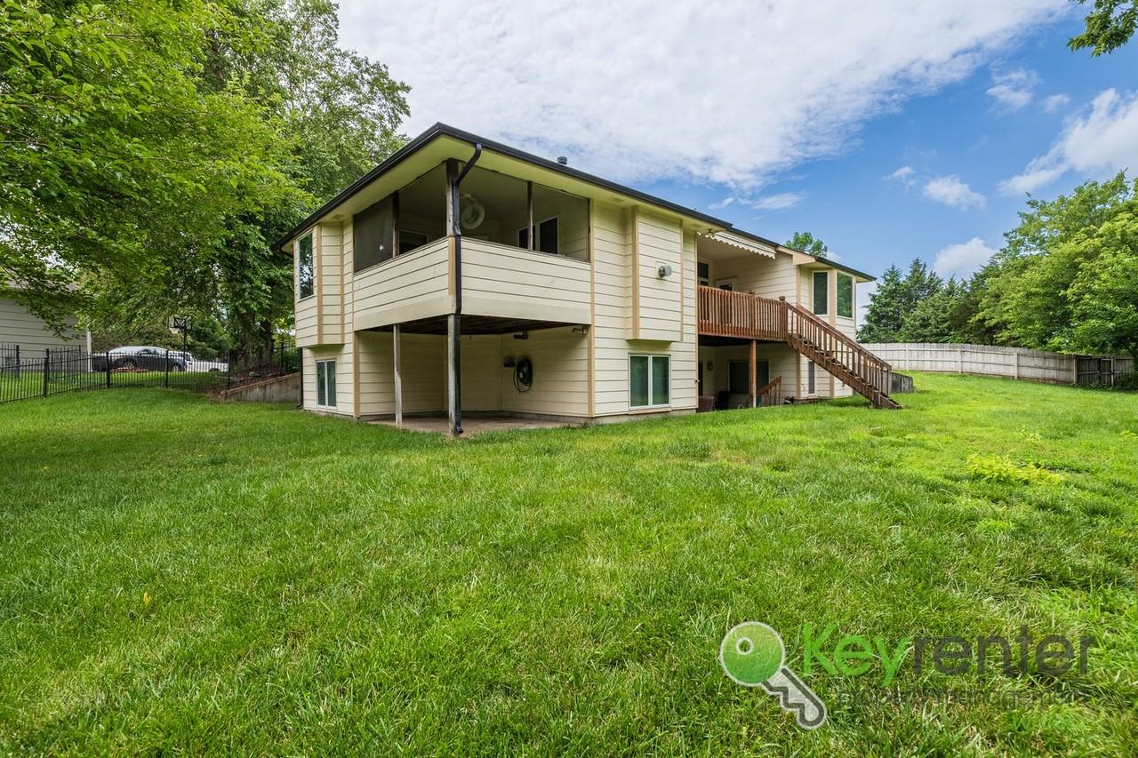 1007 Tiffany Ct - Photo 2 of 27