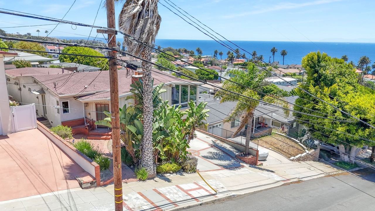 3612 Barbara St - Photo 2 of 25