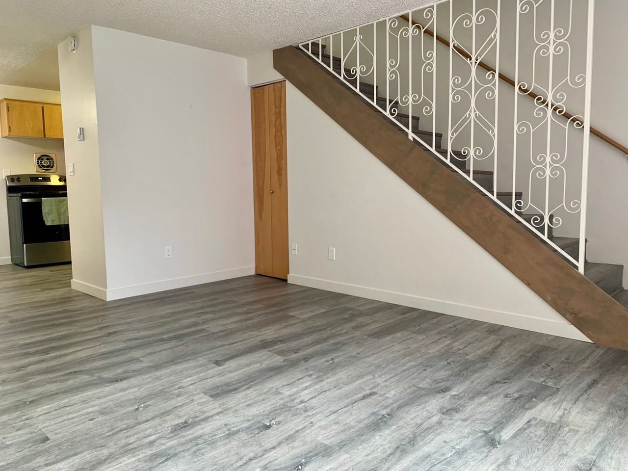 #374 CREEKSIDE APARTMENTS - Photo 4 of 36