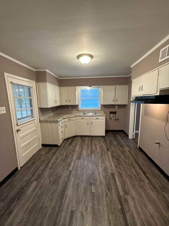 4493 Westmont Rd - Photo 2 of 15