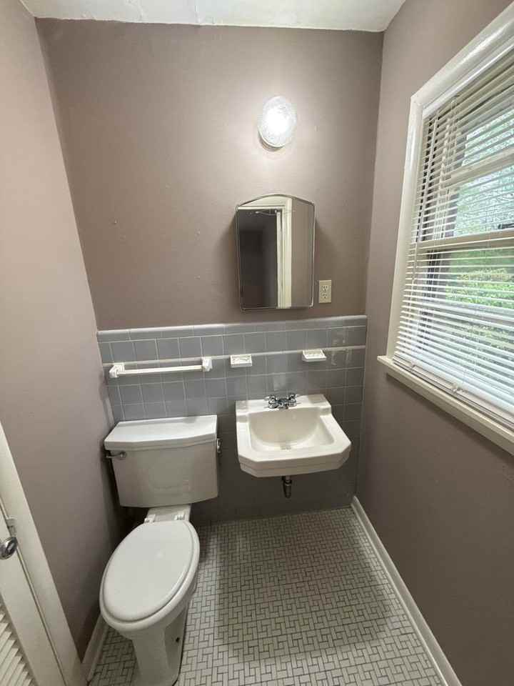 4493 Westmont Rd - Photo 7 of 15