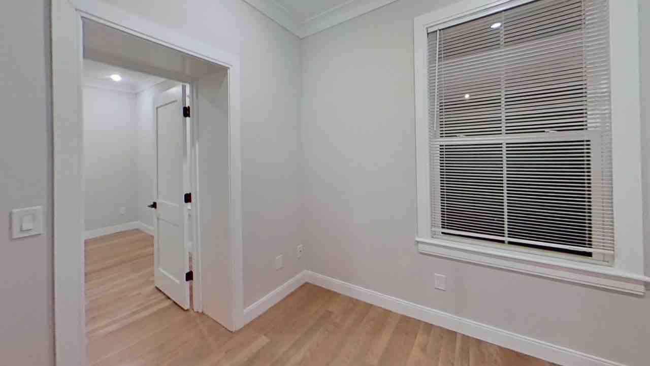 41 Englewood Ave - Photo 5 of 10