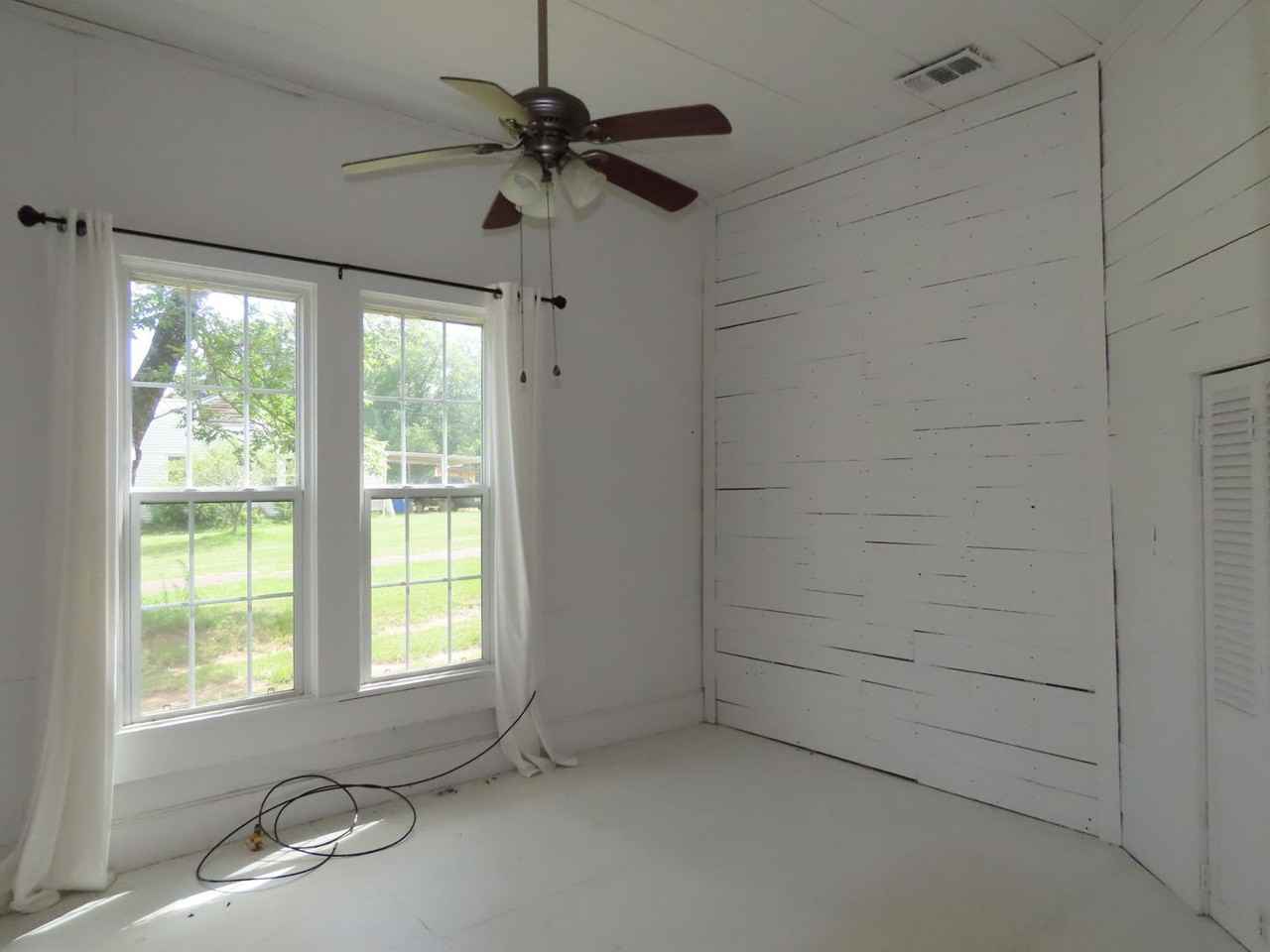 109 Starnes St - Photo 4 of 25