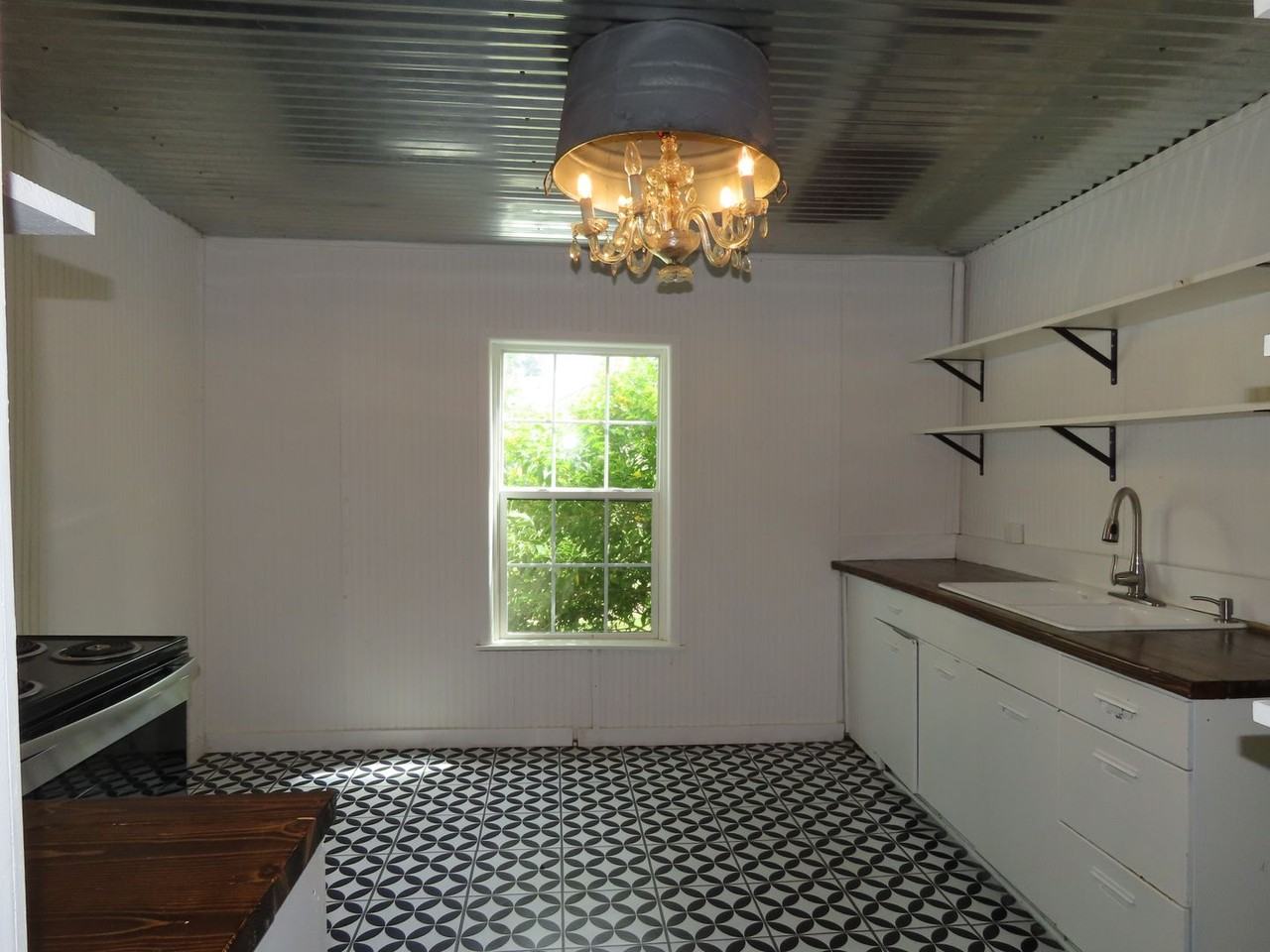 109 Starnes St - Photo 6 of 25