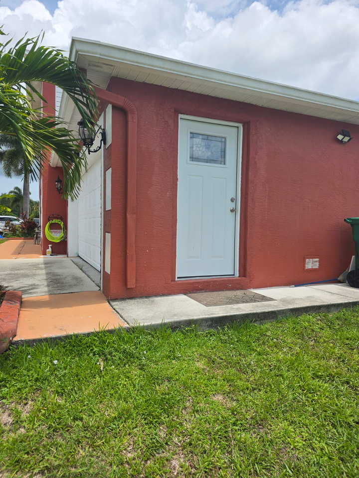 774 Sw Colleen Ave - Photo 2 of 9