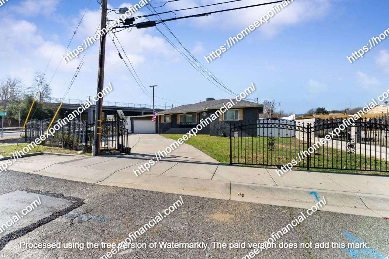 26095 Juanita St - Photo 2 of 50