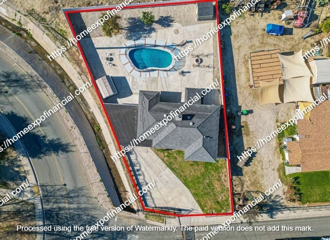 26095 Juanita St - Photo 3 of 50