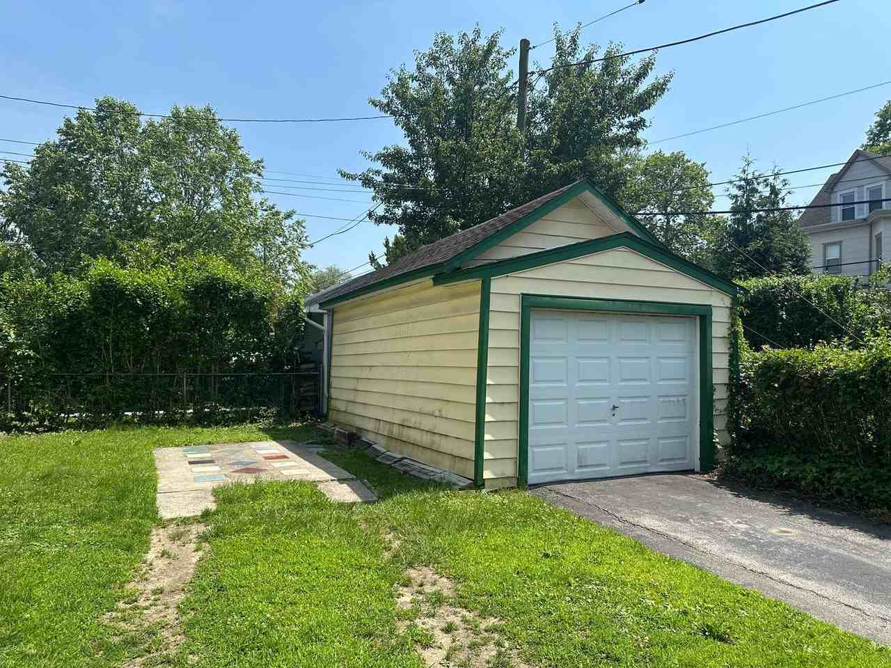 416 N Swarthmore Ave - Photo 2 of 31