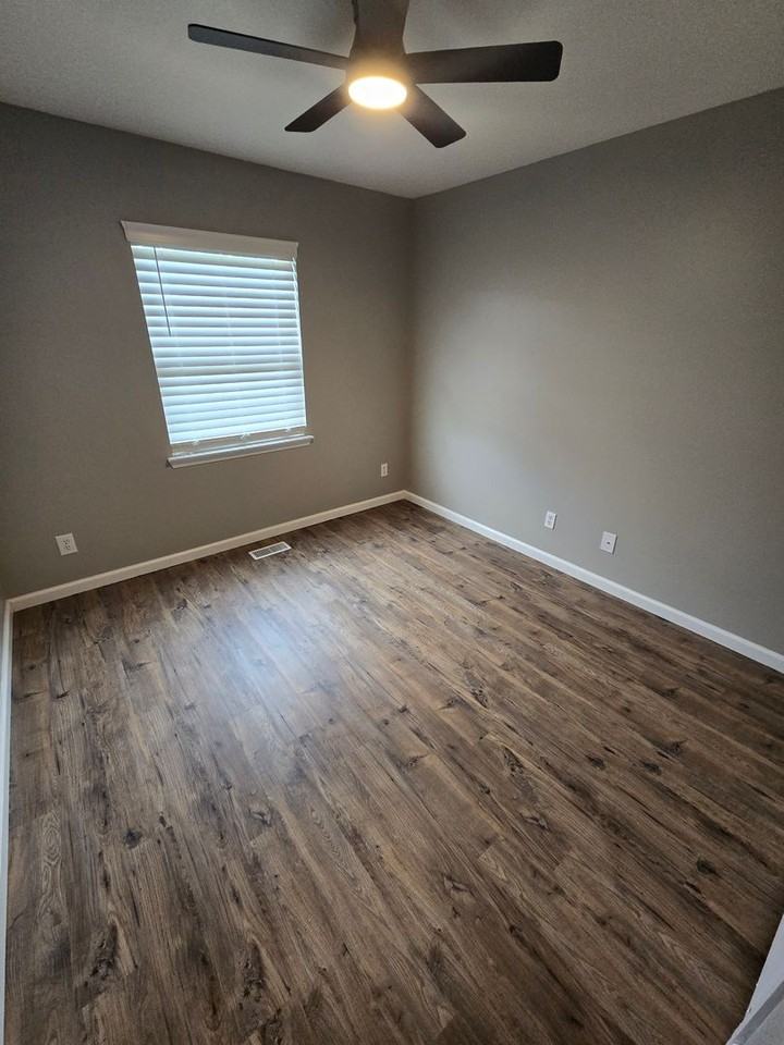 413 Shade Tree Ln - Photo 3 of 7