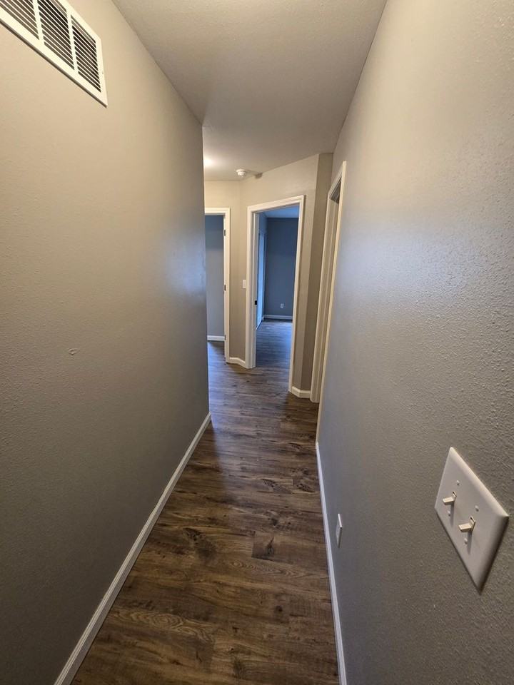 413 Shade Tree Ln - Photo 4 of 7