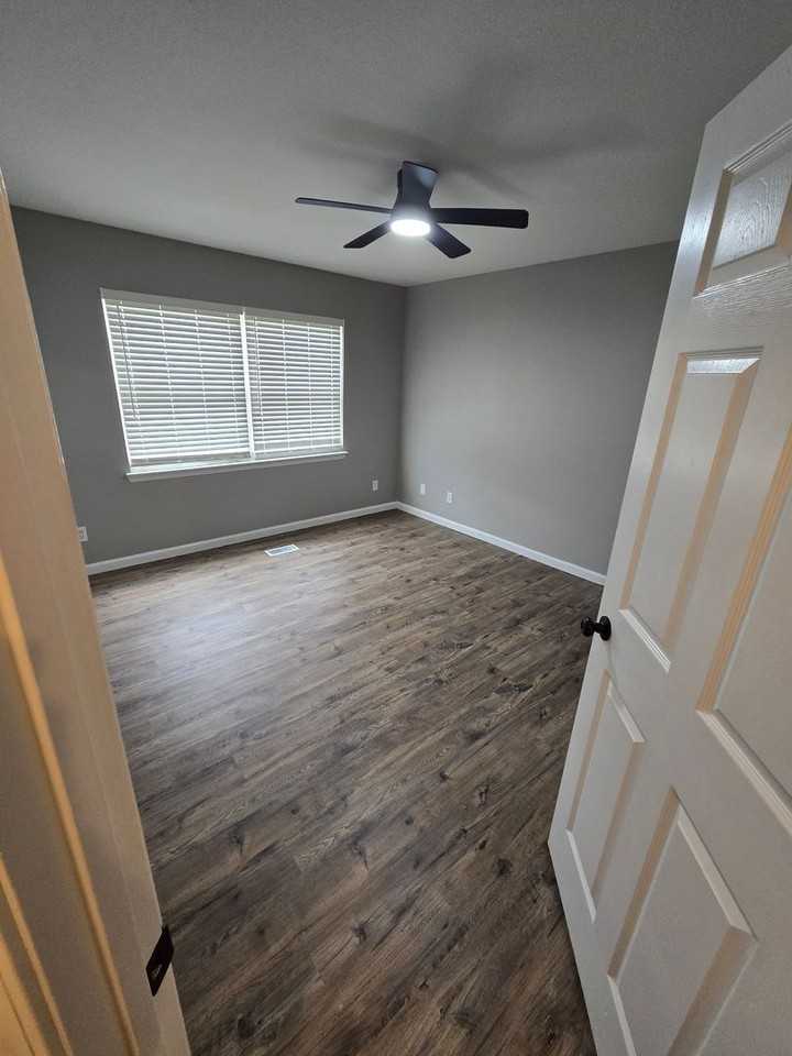 413 Shade Tree Ln - Photo 5 of 7