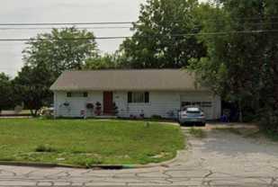 426 N River Rd - Photo 1 of 1