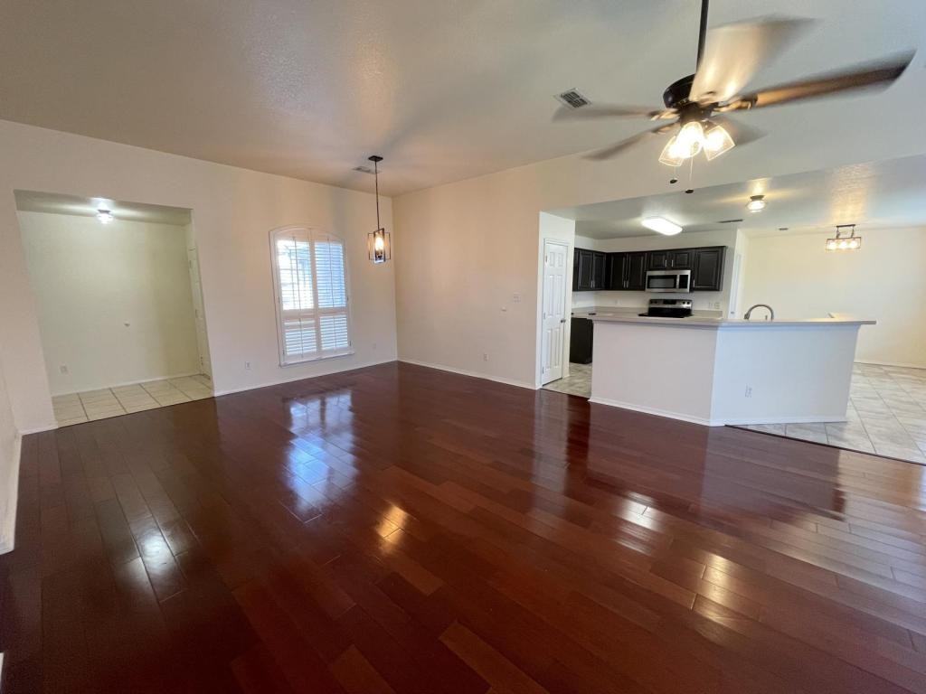 322 Kingfisher Ln - Photo 3 of 17