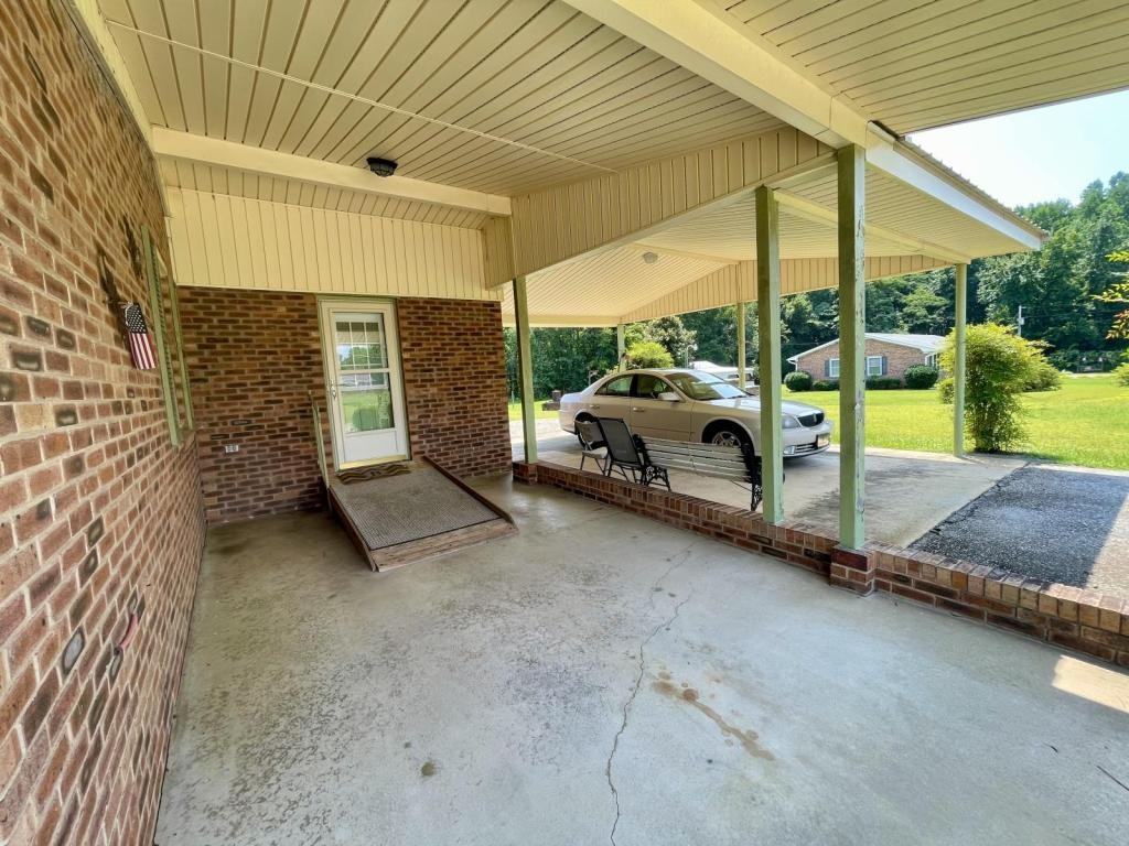 3238 Shannon Rd - Photo 2 of 19