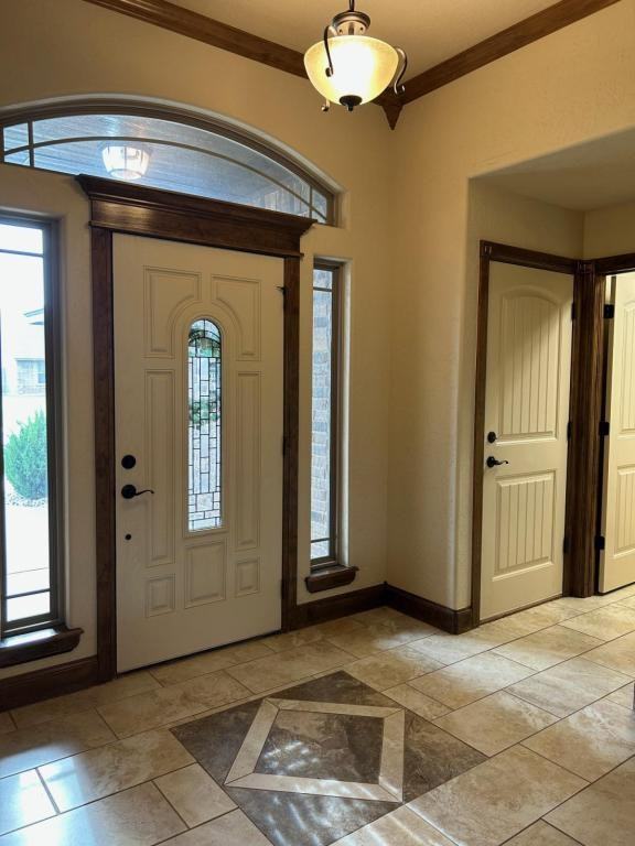 1518 Northeast Senic Ridge - Photo 3 of 25