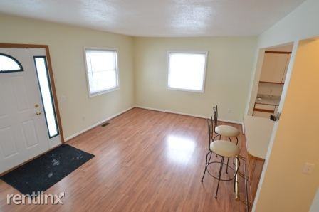 1685 Woodfield Rd - Photo 2 of 15